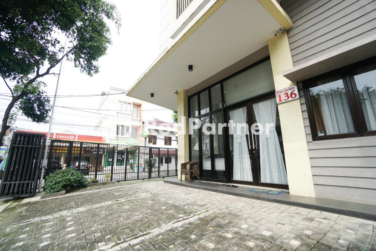 Toba Mansion Syariah Near Benhil Redpartner Hotel Jacarta Exterior foto