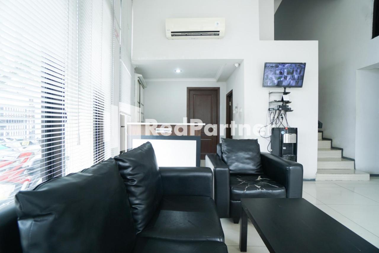 Toba Mansion Syariah Near Benhil Redpartner Hotel Jacarta Exterior foto