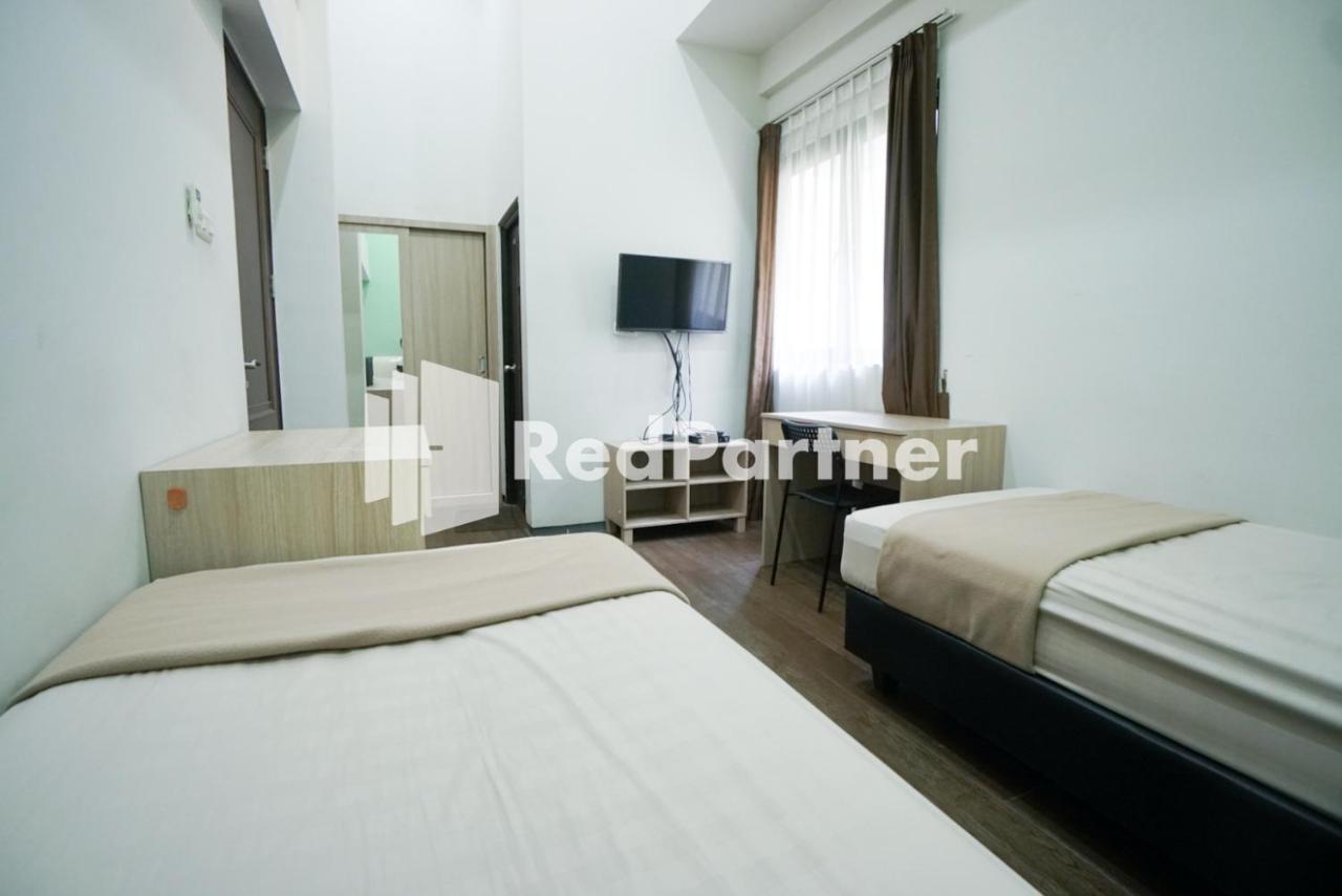 Toba Mansion Syariah Near Benhil Redpartner Hotel Jacarta Exterior foto