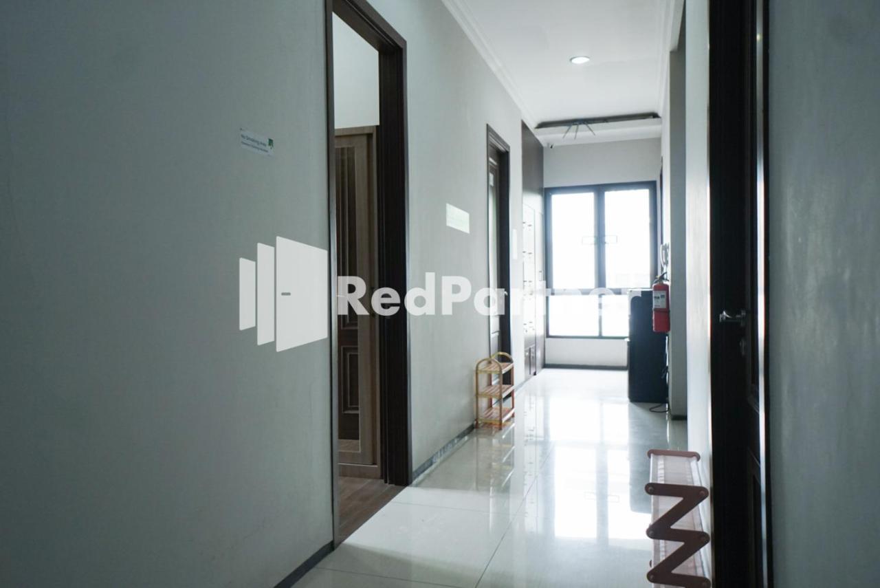 Toba Mansion Syariah Near Benhil Redpartner Hotel Jacarta Exterior foto