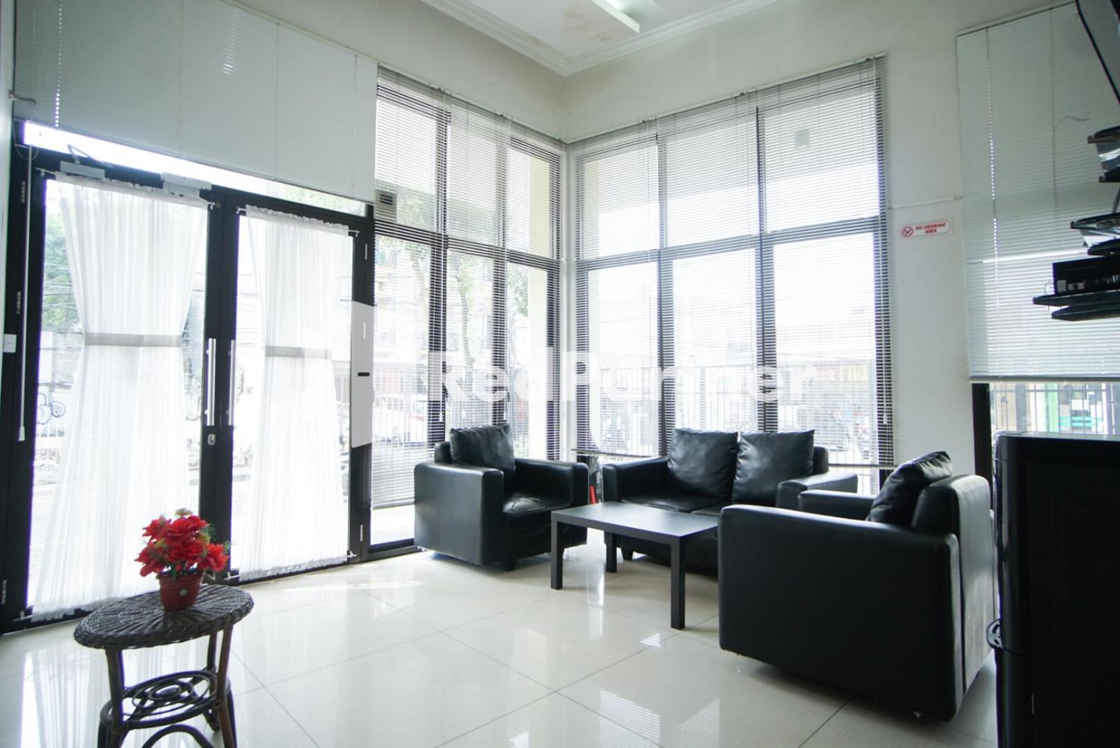 Toba Mansion Syariah Near Benhil Redpartner Hotel Jacarta Exterior foto