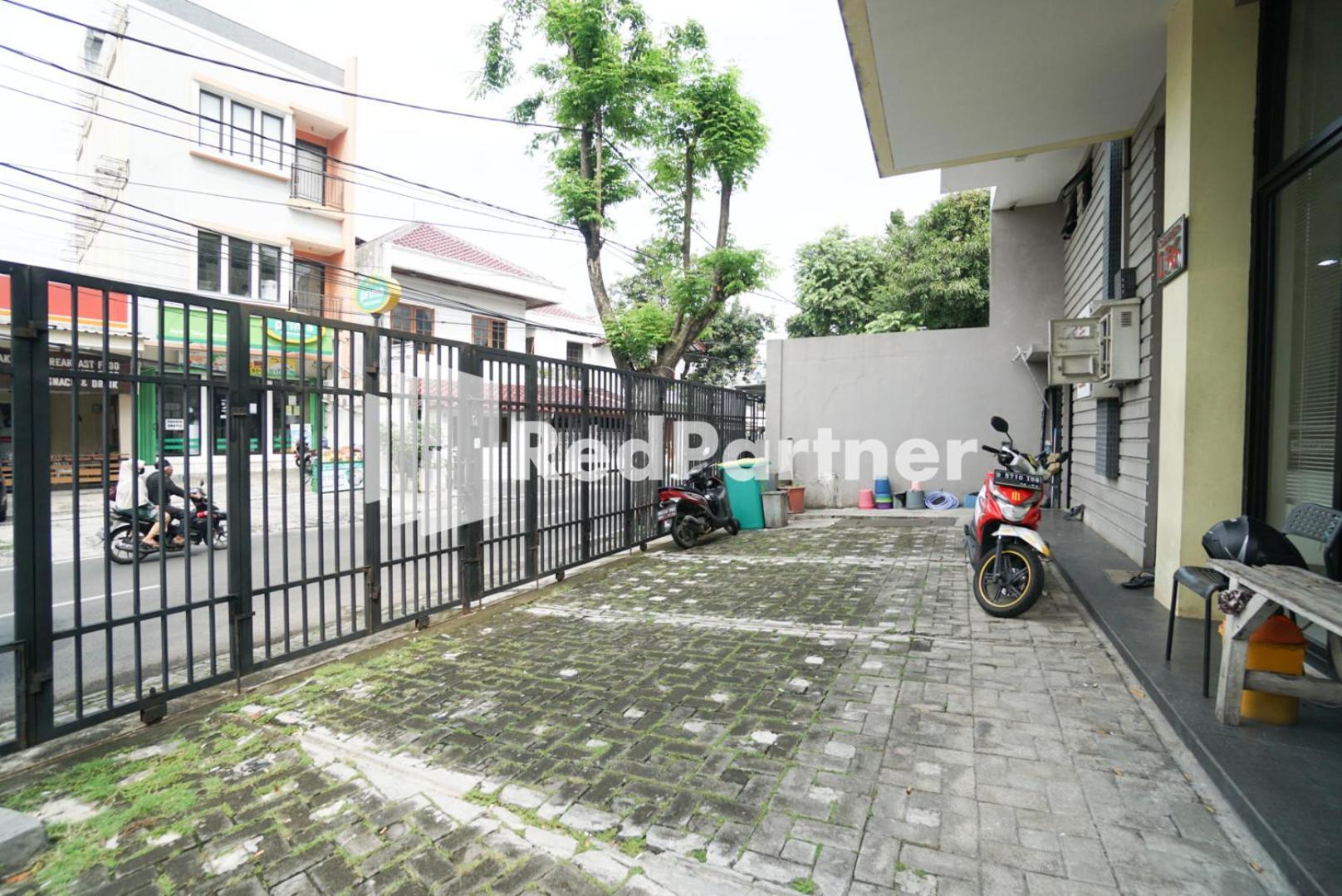 Toba Mansion Syariah Near Benhil Redpartner Hotel Jacarta Exterior foto