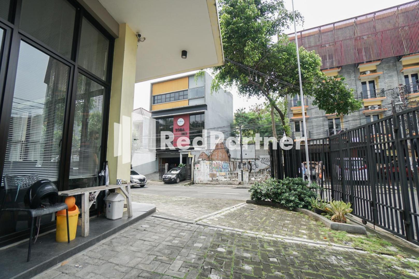 Toba Mansion Syariah Near Benhil Redpartner Hotel Jacarta Exterior foto